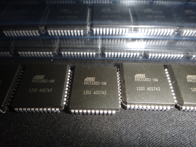 Chip Mạch Tích Hợp Vi Điều Khiển IC Mới Nguyên Bản Chưa Sử Dụng AT89C51RD2-UM PLCC44